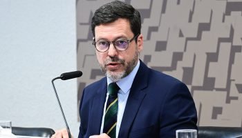 CRE - Comissão de Relações Exteriores e Defesa Nacional