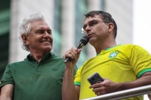 CaiadoeFlavio