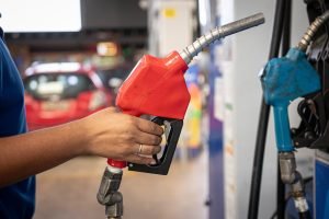 Postos-de-etanol-gasolina-e-diesel.-Combustiveis-ficarao-mais-caros-a-partir-de-1o-de-fevereiro-de-2025-Metropoles-3-scaled-1