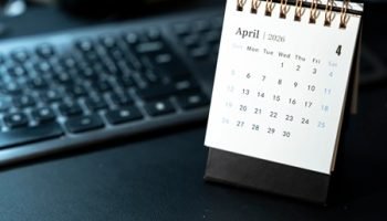 abril