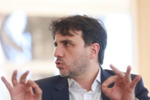 candidato-a-presidencia-da-republica-pelo-missao-renan-santos-e-entrevistado-pelo-metropoles-14-scaled-1