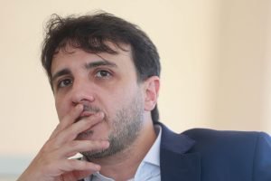 candidato-a-presidencia-da-republica-pelo-missao-renan-santos-e-entrevistado-pelo-metropoles-6-scaled-1