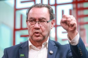 candidato-do-avante-a-presidencia-da-republica-escritor-augusto-cury-e-entrevistado-no-estudio-metropoles-10-scaled-1