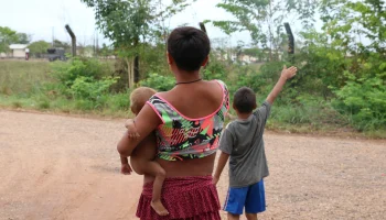 criancas-yanomami-rovena-rosa-2023-scaled-1