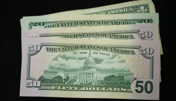 dolares