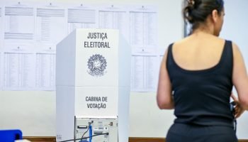eleicoes-2026-brasilia-urna-urnas-votos-justica-eleitoral-metropoles-1-scaled-1