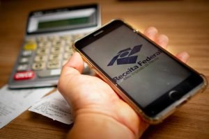 imposto-de-renda-brasil-leaCC83o-receita-federal-3-e1739830839900