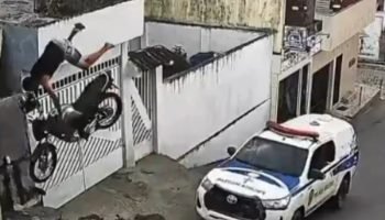 jovem-morre-apos-capotar-durante-fuga-da-pm