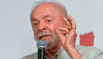 luiz-inacio-lula-da-silva-se-pronunciou-sobre-o-fim-da-escala-6x1-durante-agenda-no-qg-de-campanha-no-lago-sul-em-brasilia-metropoles-5-scaled-1