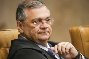 ministro-flavio-dino-do-supremo-tribunal-federal-stf-no-plenario-do-stf-metropoles-2-scaled-1