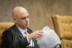 ministros-do-supremo-tribunal-federal-stf-andre-mendonca-e-alexandre-de-moraes-durante-sessao-da-corte-metropoles-3-scaled-1