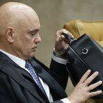 ministros-do-supremo-tribunal-federal-stf-andre-mendonca-e-alexandre-de-moraes-sentados-lado-a-lado-em-sessao-da-corte-apos-vazamento-de-conversa-do-ministro-com-vorcaro-metropoles-6-scaled-1
