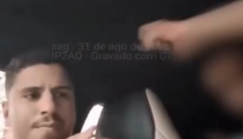 motorista-de-app-e-atacado-com-tesoura