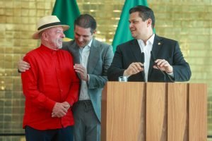 os-presidentes-luiz-inacio-lula-da-silva-da-republica-davi-alcolumbre-do-senado-e-hugo-motta-da-camara-dos-deputados-fazem-declaracao-no-palacio-da-alvorada-metropoles-3-scaled-1