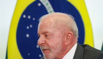 presidente-lula-participa-de-audiencia-sobre-bets-no-palacio-do-planalto-metropoles-6-scaled-1