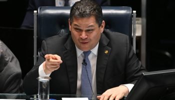 senado-analisa-pec-da-6-1-e-alcolumbre-preve-votacao-em-2-turnos-ainda-hoje-metropoles-11-scaled-1
